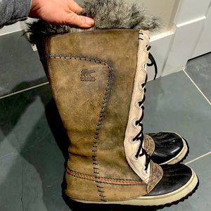 Sorry women’s size 9 boots